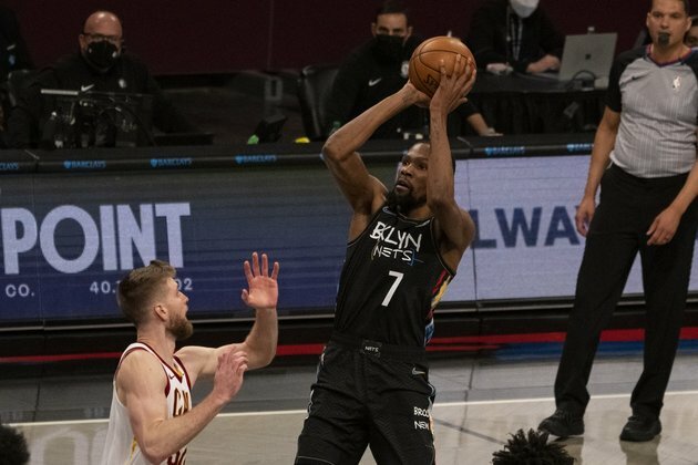 Nets clinch second seed in East with easy win over Cavs