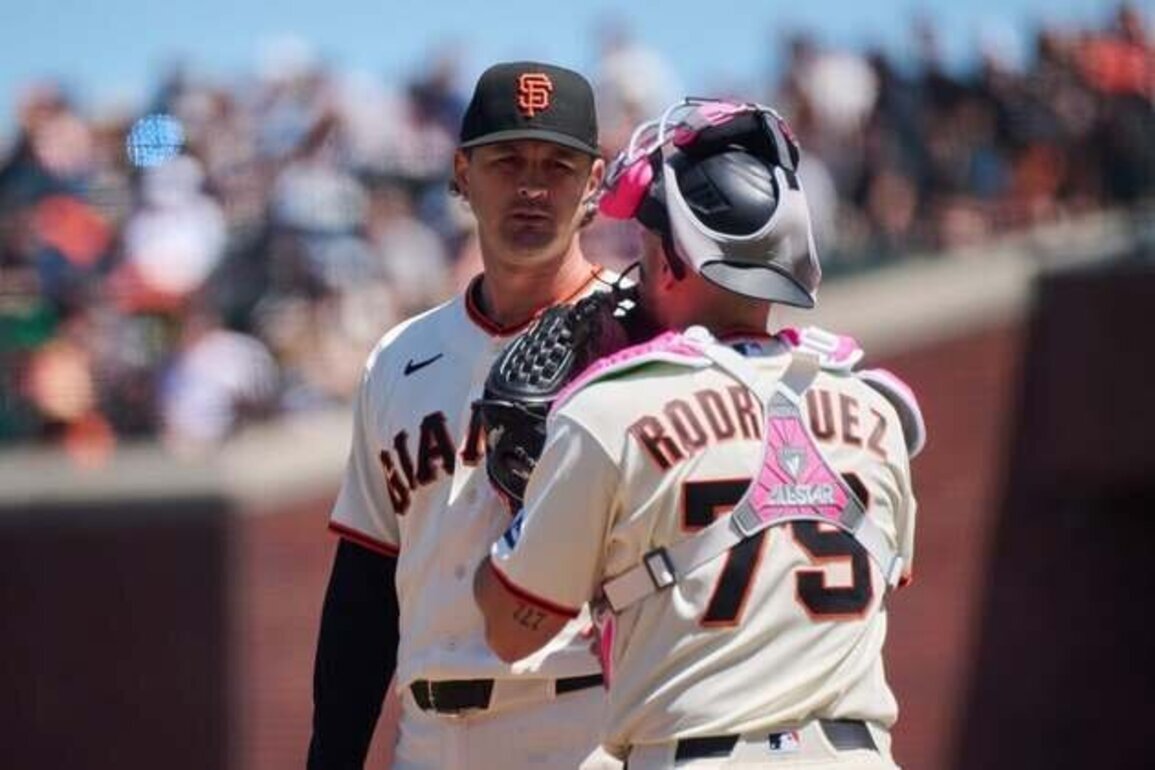 Giants return to familiar ballpark for series with A's