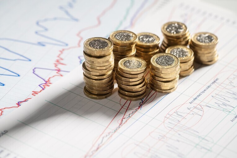 UK money market funds attract investors amid higher interest rates