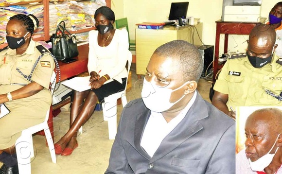 Pastor Caleb Tukaikiriza ng'ayogera eri bammemba b’akakiiko akalwanyisa COVID 19 mu Kalungu. Pastor Caleb Tukaikiriza ng'ayogera eri bammemba b’akakiiko akalwanyisa COVID 19 mu Kalungu.