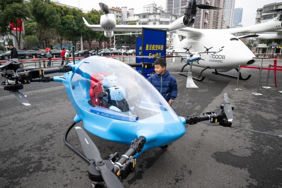 New "air taxis" debut in central China as nation accelerates low-altitude drive