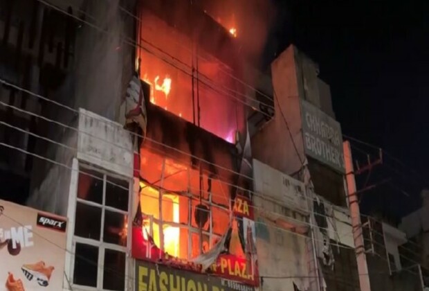 Fire breaks out at garment store in Gurugram, no casualties