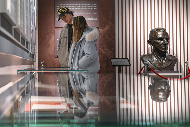 (Int'l Exchange)CHINA-CHONGQING-U.S.-STUDENTS-EXCHANGE (CN)