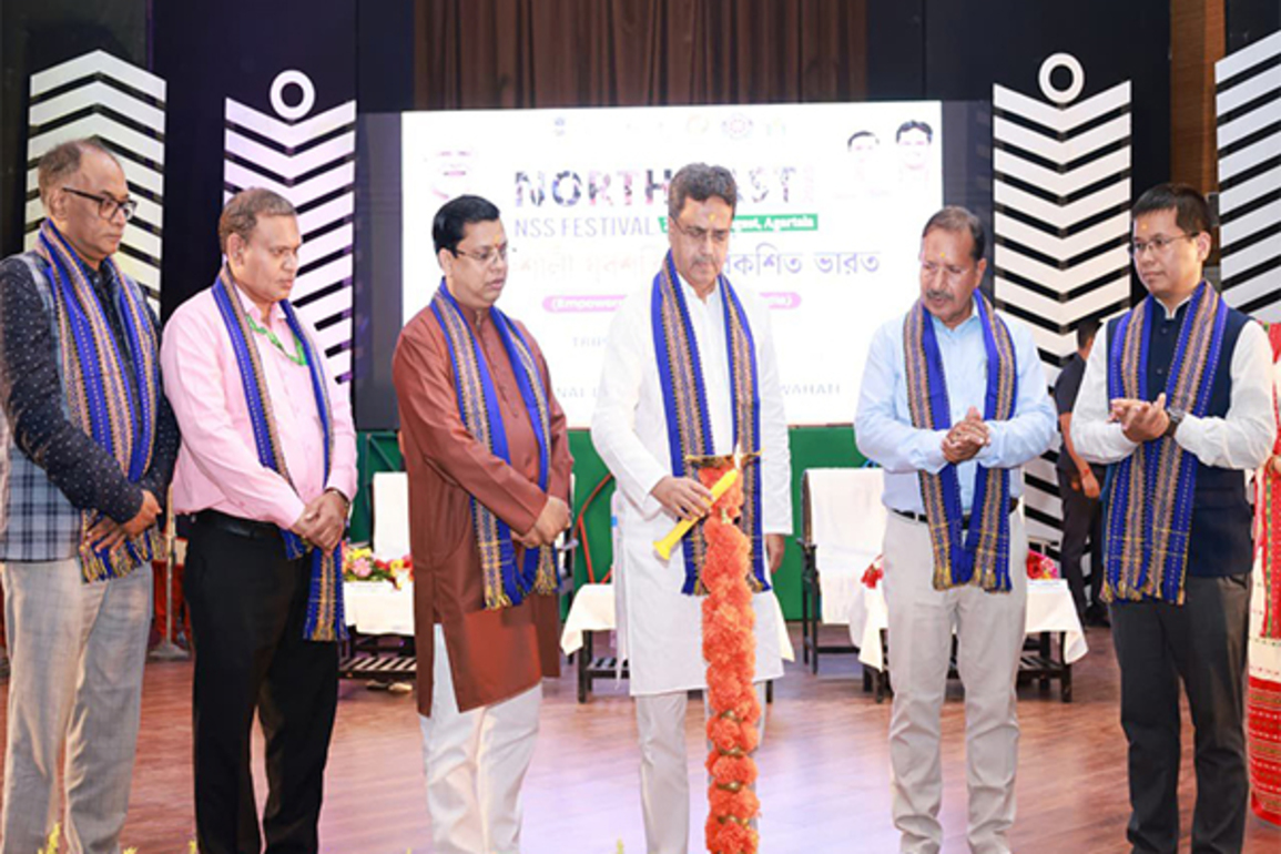 Tripura CM encourages students to uphold spirit of patriotism, develop mindset of social service