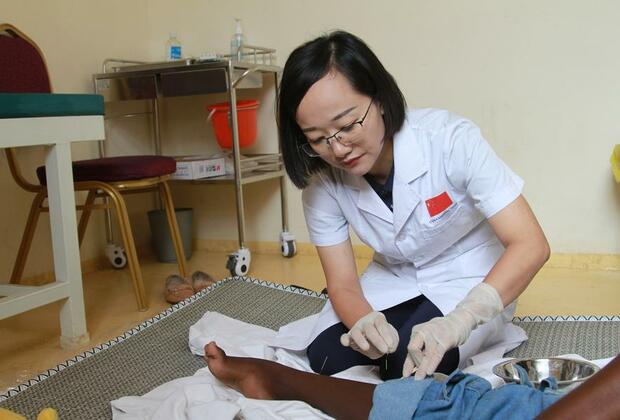 Chinese doctor leaves lasting impact in Zimbabwe through traditional medicine