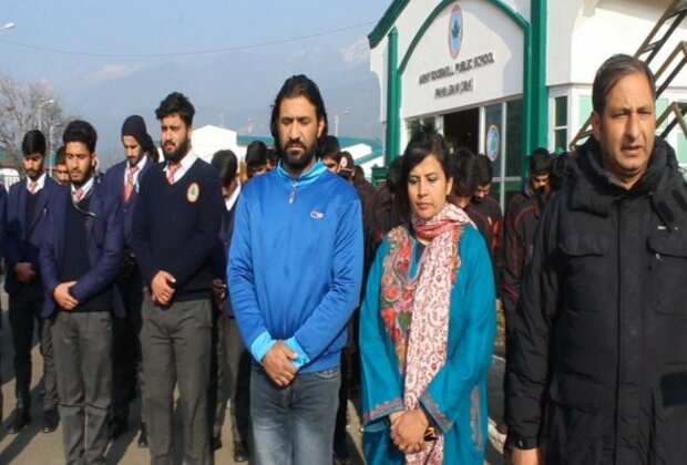 J-K: School students, staff pay homage to CDS General Bipin Rawat in Pahalgam