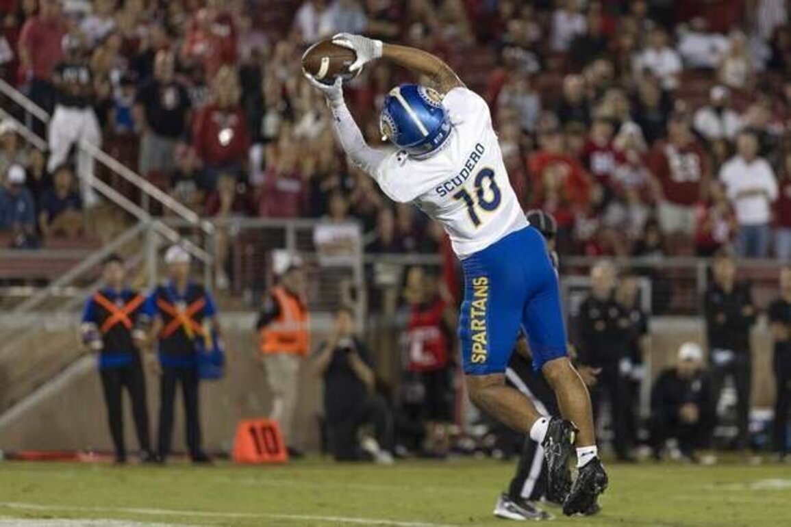 San Jose State's Danny Scudero, nation's leader in receiving yards, to transfer
