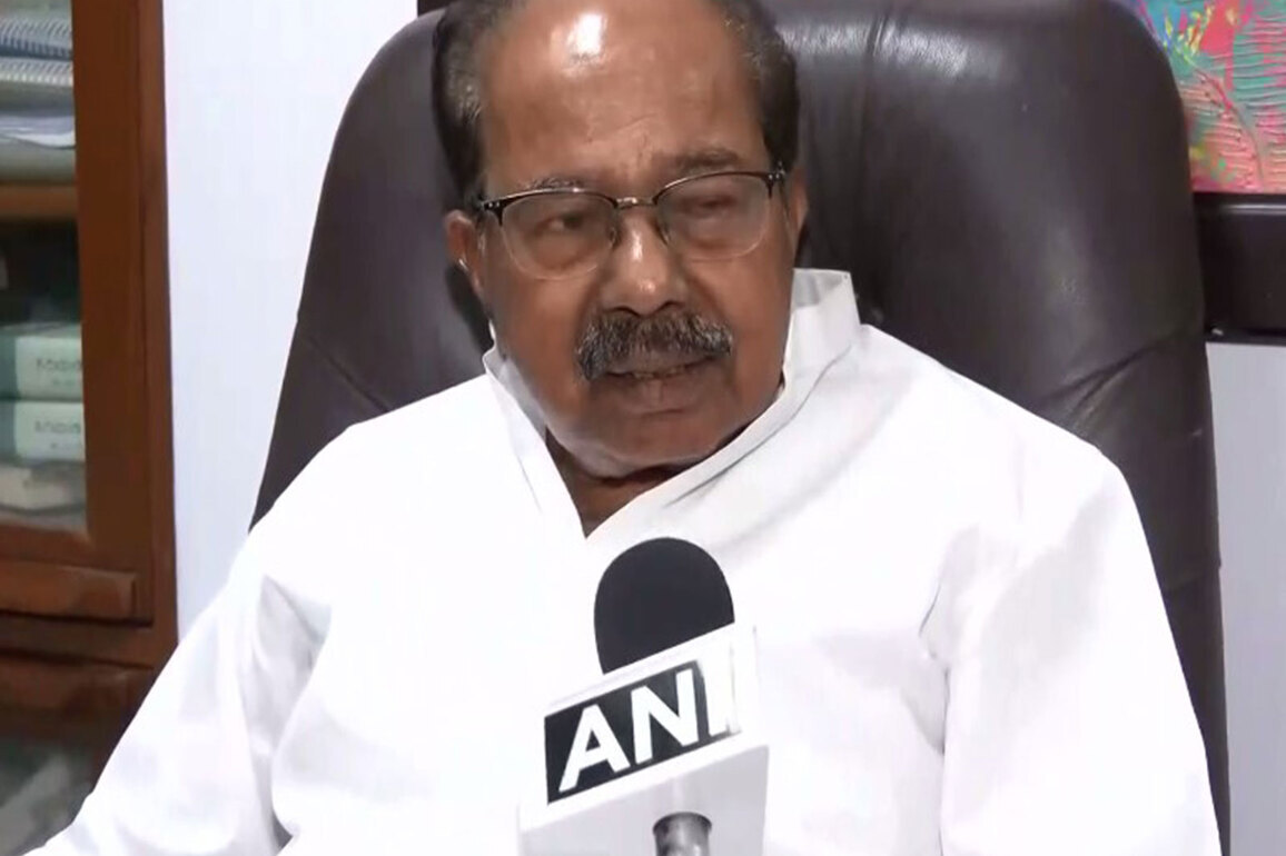 'Change of guard after 2.5 years was pre-decided': Senior Congress leader Veerappa Moily on Siddaramaiah's resignation