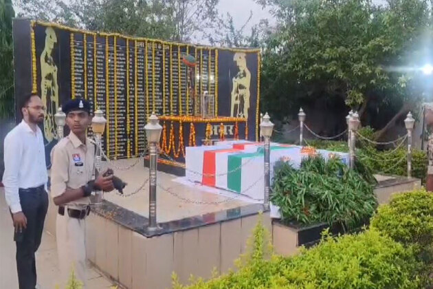 Chhattisgarh: Wreath-laying ceremony held in Narayanpur for four security personnel killed in IED blast