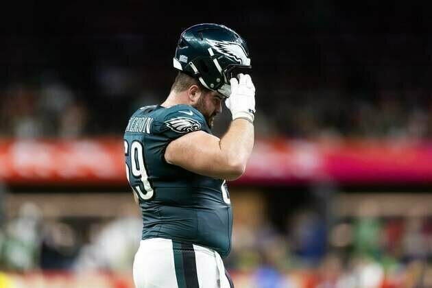 Eagles Pro Bowl G Landon Dickerson (leg) carted off at practice