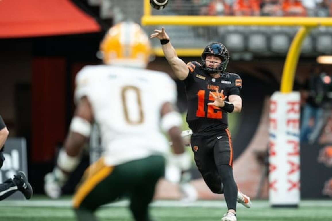 Rourke throws 3 TDs as B.C. Lions dump Edmonton Elks 31-14 in season opener