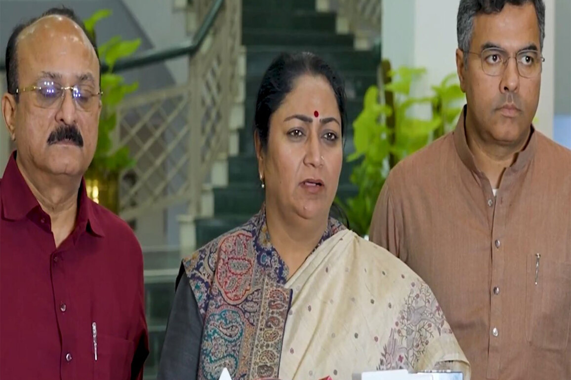 Delhi govt announces ex-gratia of Rs 10 lakh for kin of Delhi blast victims