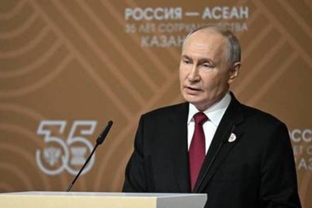 Putin calls for national currency settlements at Asian leaders' summit (VIDEO)