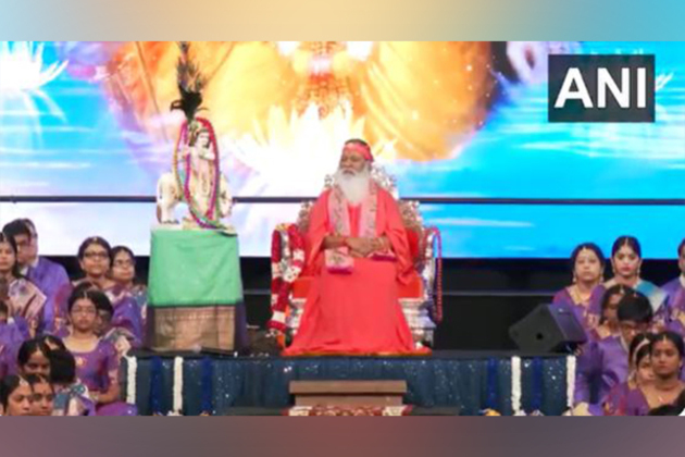 US: Ganapathy Sachchidananda Swamiji leads global Bhagavad Gita festival in Dallas with 10,000 participants