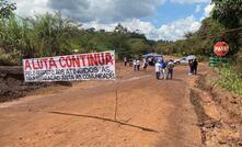 Moradores impedem acesso de veículos da Musa