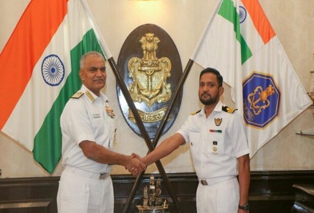 Indian Navy Chief presents Navy's Intellectual Beacon to Commander M Arun Chakravarthy