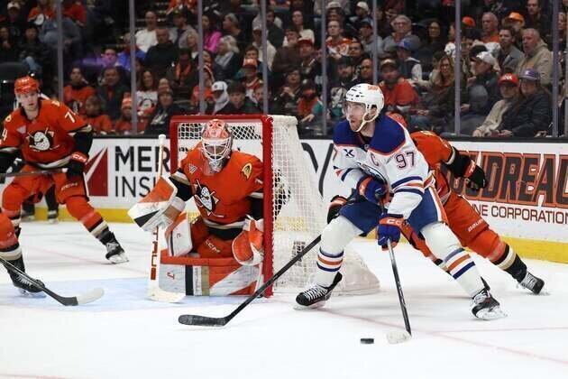 Ducks' wild rally vs. Oilers gives Joel Quenneville win No. 1,000