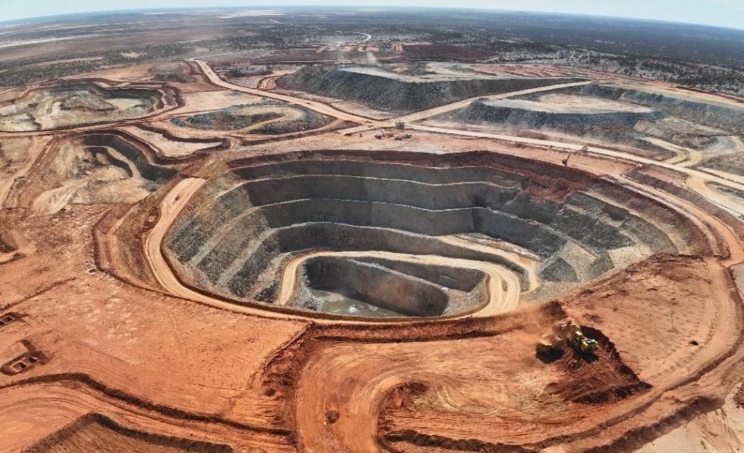 The Break of Day pit at Cue