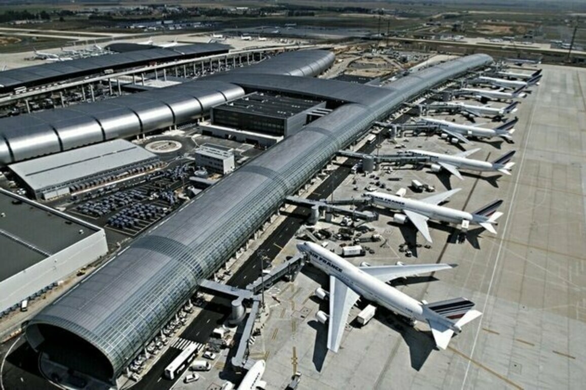 French air traffic controllers' walkout disrupts early summer season travel