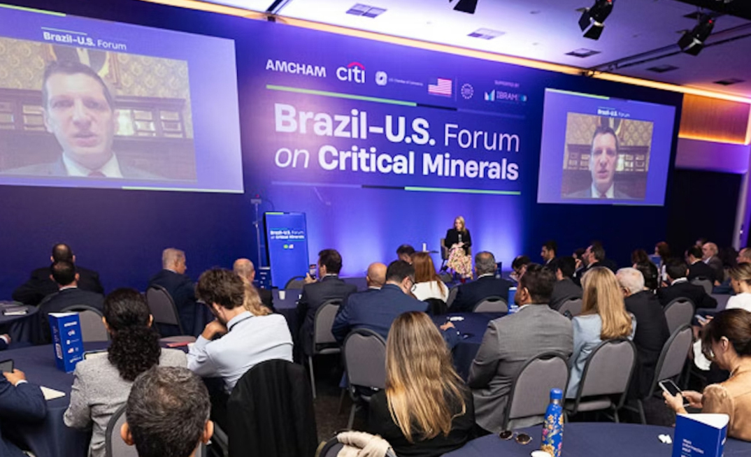 David Copley em participação virtual durante fórum Brasil-EUA de Minerais Críticos