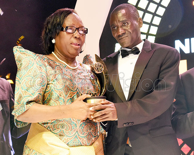  mong right is crowned by peaker ebecca adaga