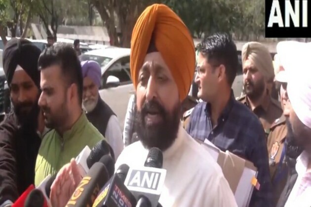 32 AAP MLAs "doing advance booking" to join Congress, claims Pratap Singh Bajwa