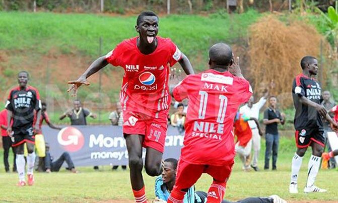 Makerere beats Uganda Martyrs 3-2 to go top Makerere beats Uganda Martyrs 3-2 to go top