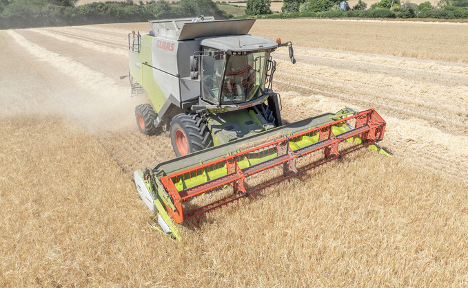 Andrew Rigg's Evion is paired with a Vario 680 header, delivering a 22ft cut.
