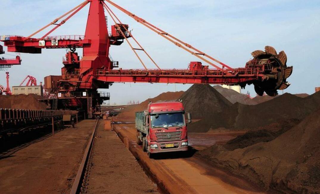  Estoque de minério em porto na China/Divulgação