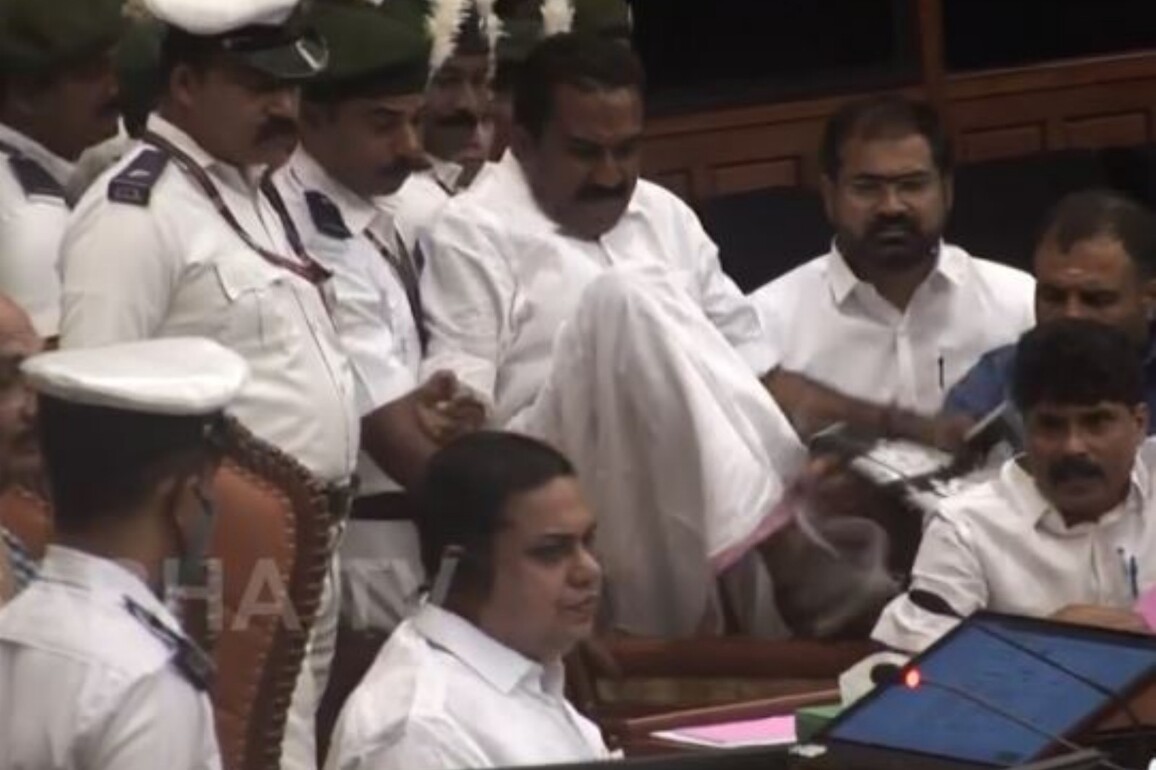 Uproar in Kerala Assembly as Oppostion MLAs stage protest