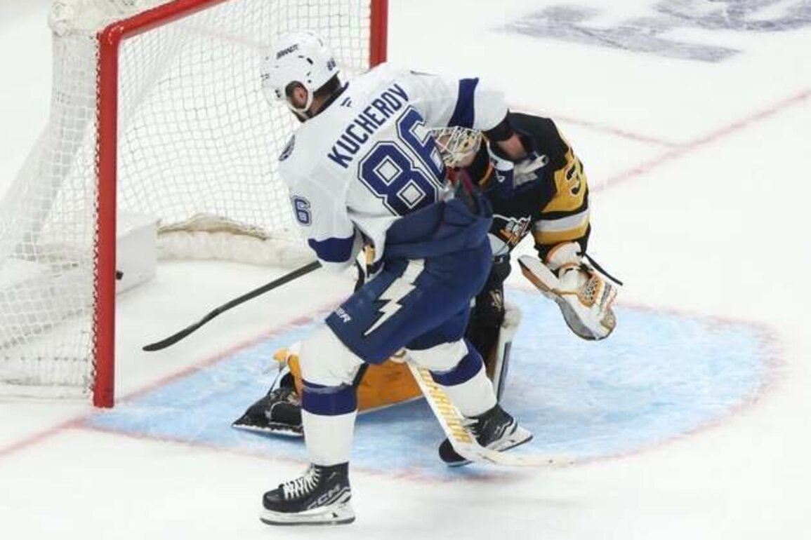NHL roundup: Lightning edge Pens in shootout for 11th straight win
