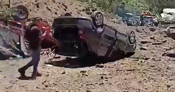 Roadside bomb carnage kills 12 in Colombia