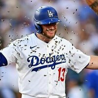 Two Dodgers homer twice in runaway win over Cardinals