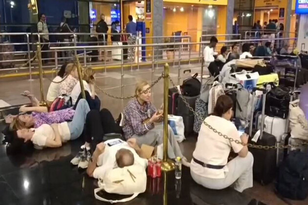 Emirates cancels flights from Chennai amid Gulf tensions; passengers stranded