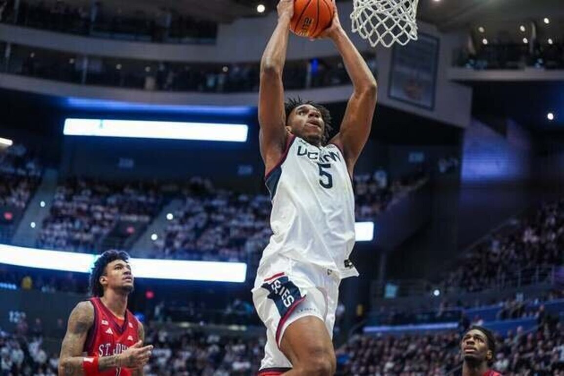 No. 6 UConn dismantles No. 15 St. John's in battle of Big East's best