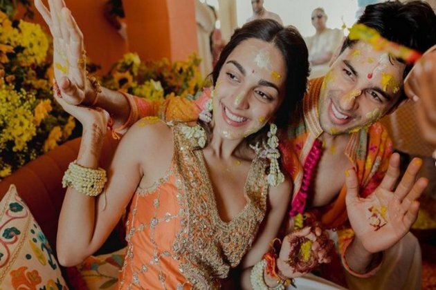 Kiara Advani flaunts her Karwa Chauth mehendi
