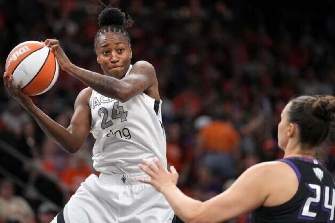 Report: Aces finalizing 3-year deal with G Jewell Loyd