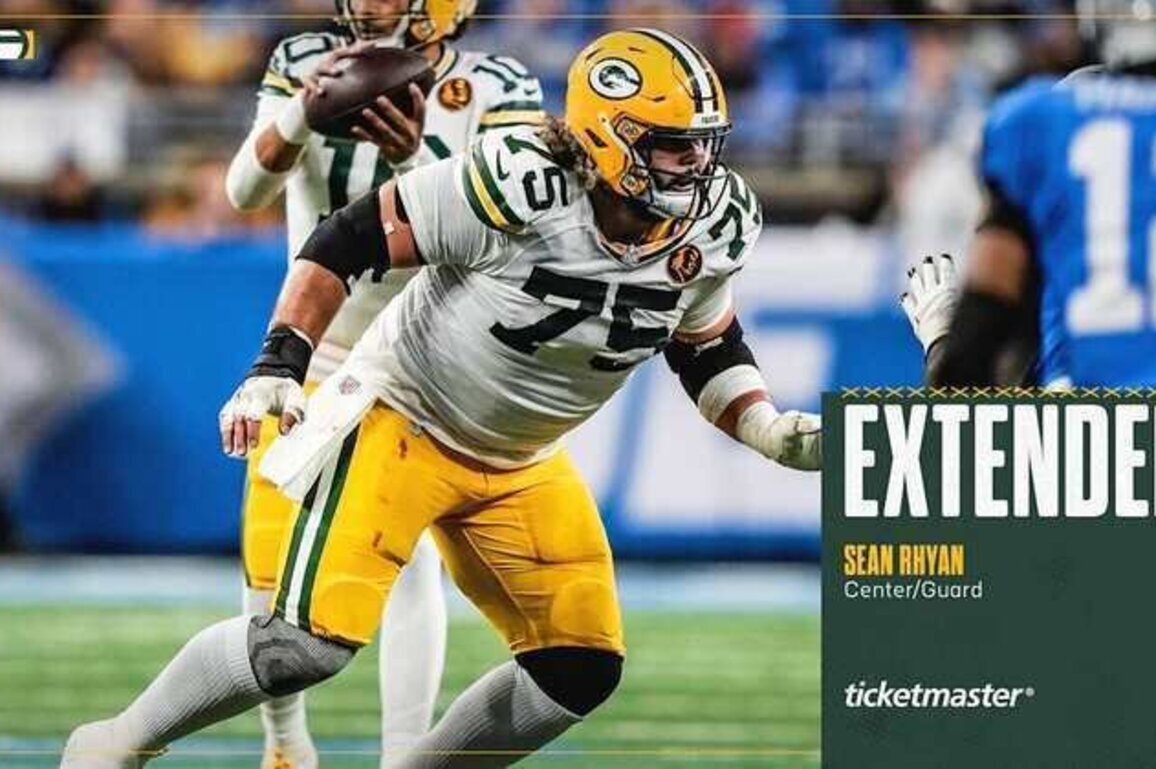 Packers sign C/G Sean Rhyan to contract extension