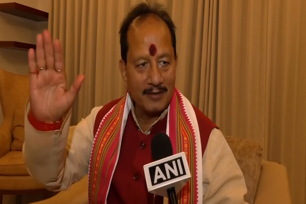 Shakeel Ahmad quits Congress; Bihar Depty CM Vijay Kumar Sinha says party "trapped in familialism, heading into darkness"
