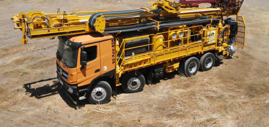 The EDM 95K Series are high-capacity, heavy duty rigs capable of executing deep hole exploration projects and are available in diamond, RC and multipurpose configurations