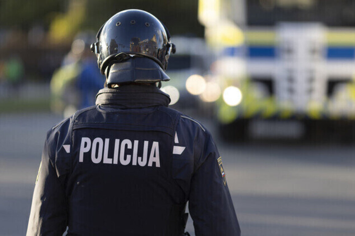 EU state tightens security after Roma-linked murder