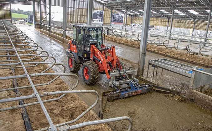 User story: Compact loader performs for yard scraping