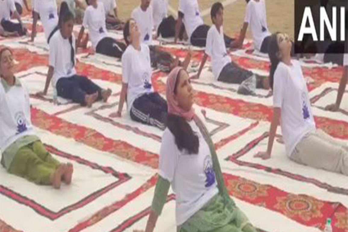 Indian Army organises yoga session for locals in J-K's Akhnoor ahead of Int'l Yoga Day