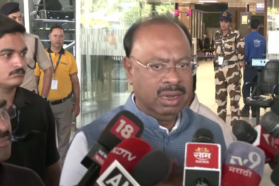 "Congress trying to create negativity": Maharashtra Minister Chandrashekhar Bawankule on fuel price hike criticism