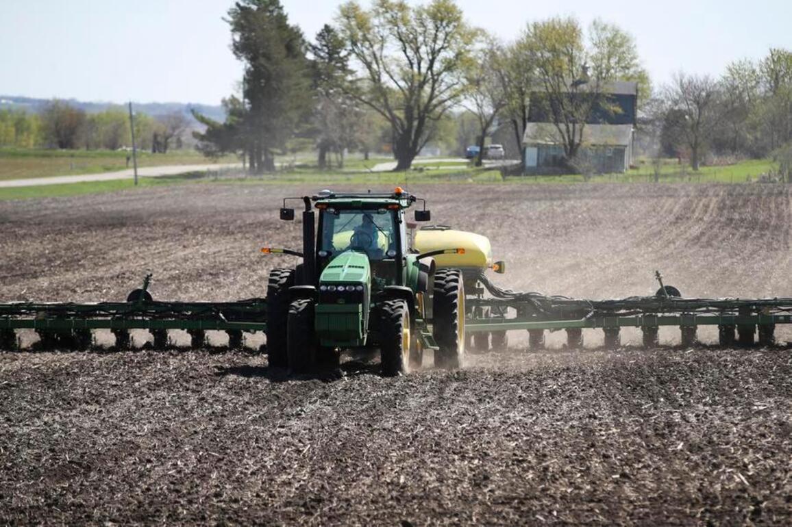 World Insights: Farm leaders warn of "widespread collapse of American agriculture"