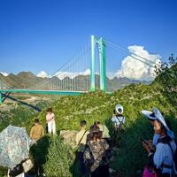 World's tallest bridge brings local tourism to new heights