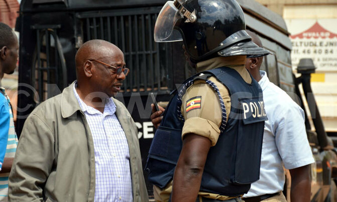 Police block FDC rally in Mbarara Police block FDC rally in Mbarara
