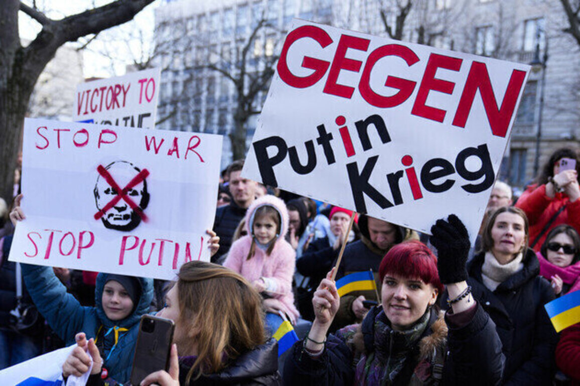 Who are the deluded experts trying to send Germans to war with Russia