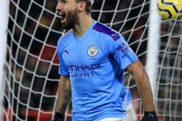 Aguero strikes as Man City blunt Blades
