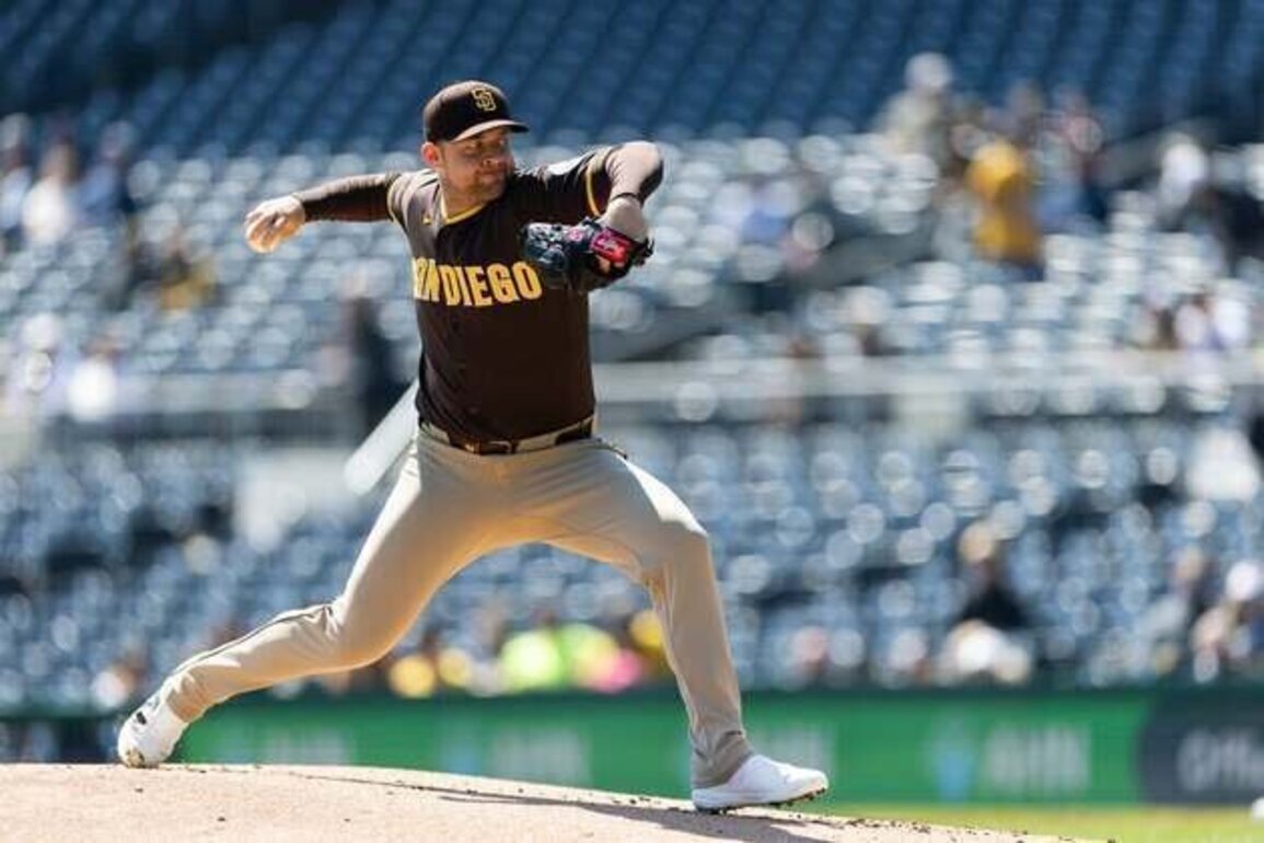 Jake Cronenworth homers to lead Padres past Pirates